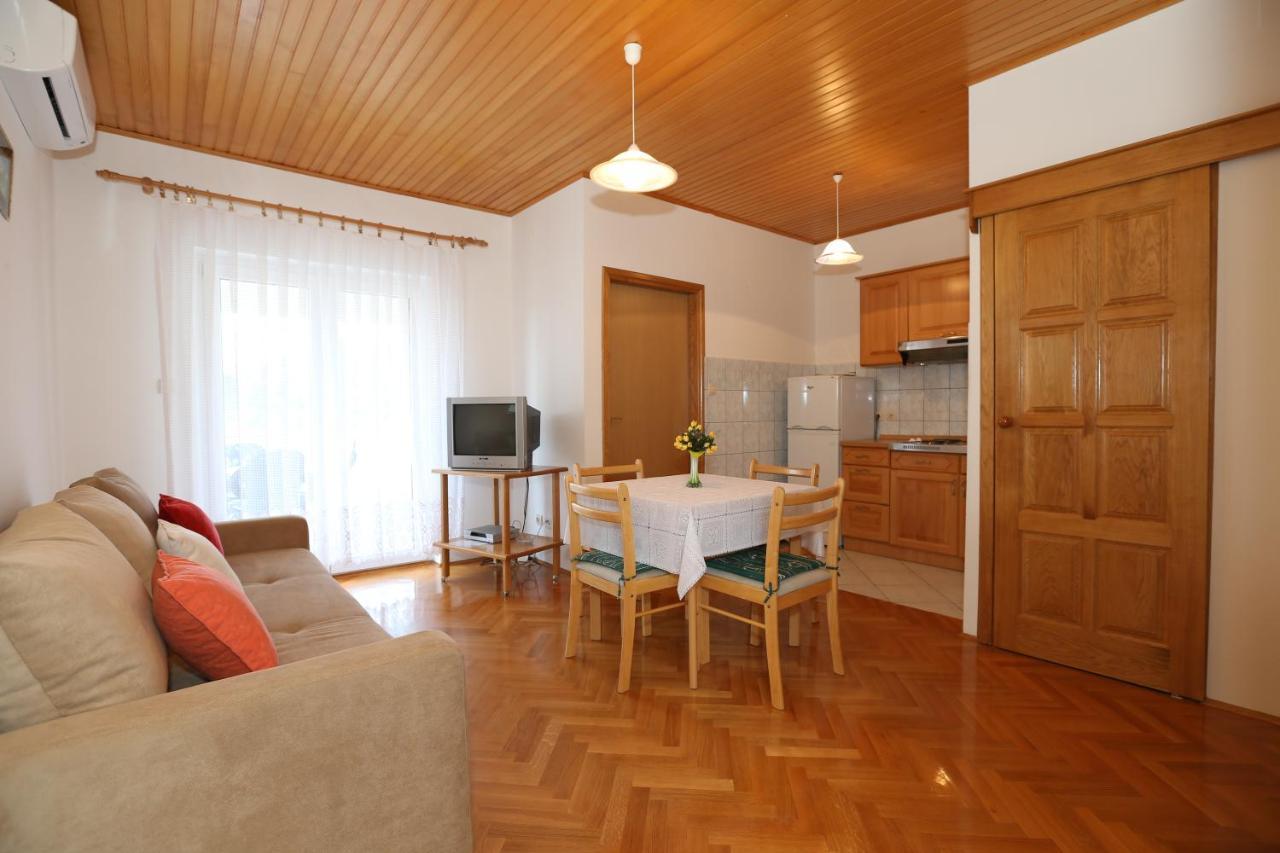 Apartments Nada Baška Екстериор снимка