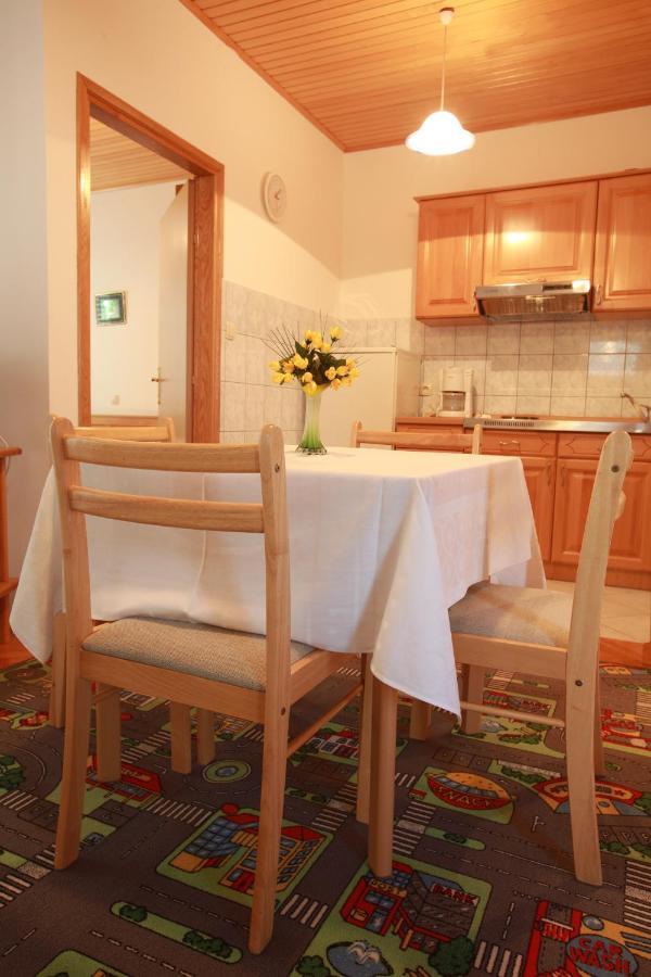 Apartments Nada Baška Екстериор снимка