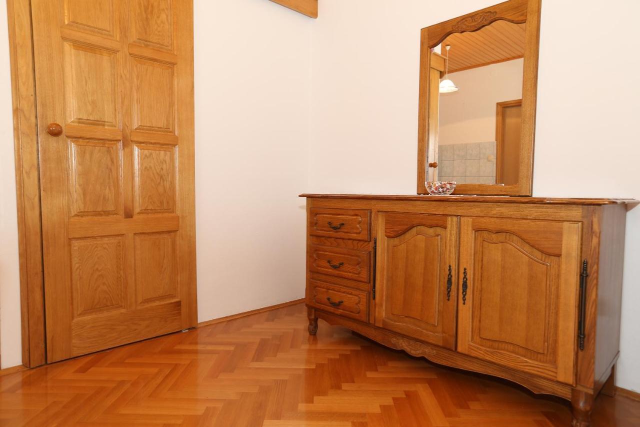 Apartments Nada Baška Екстериор снимка
